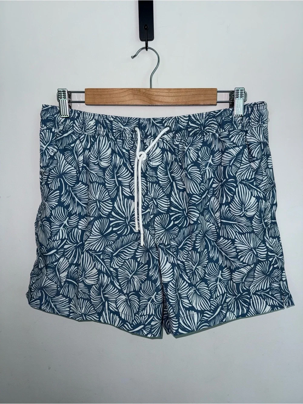 American Eagle Men’s 5” Flex Swim Trunks Medium